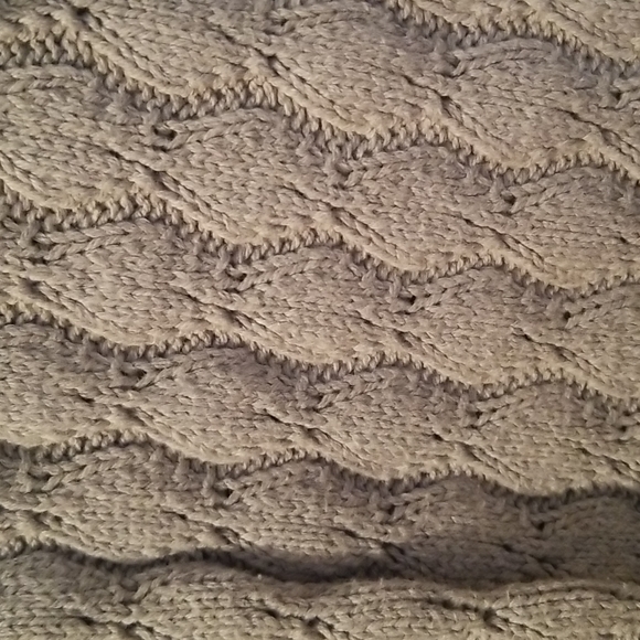 Izod Ladies Sweater - Picture 4 of 5